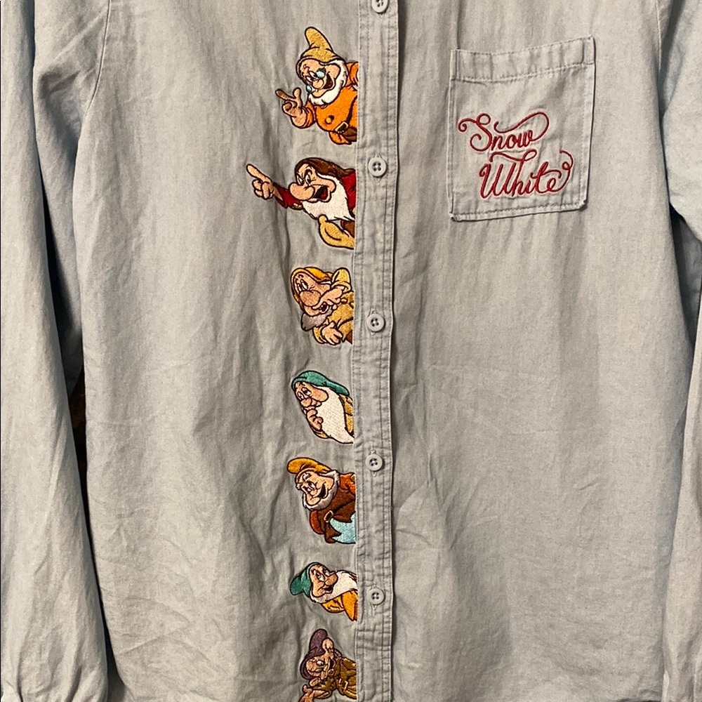 Snow White Embroidered Light Blue Woman’s Button-Up Shirt Size S - Picture 2 of 7